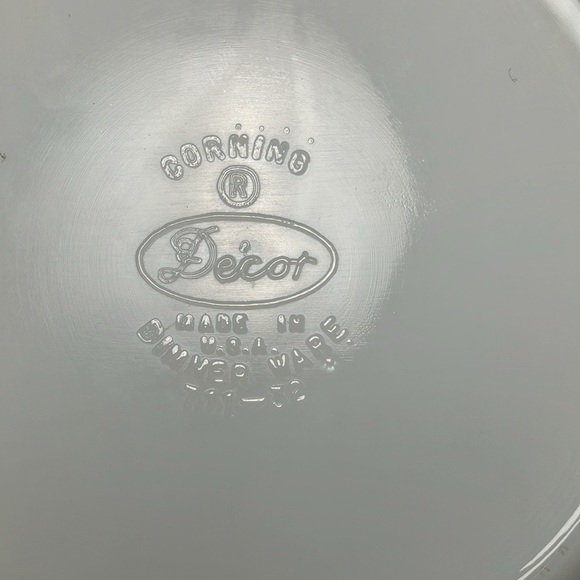 Vintage Laurel Leaf Corning Decor Dinnerware Plates (Set of 4) - Picture 9 of 9